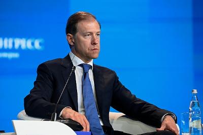 Денис Мантуров заявил о заинтересованности России в расширении авиасообщения с Катаром